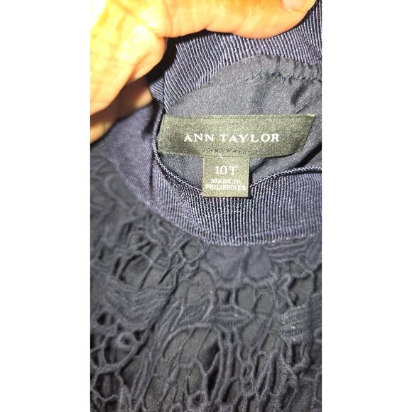 Ann Taylor Navy Floral Lace Overlay Skirt Size 10T Elegant Mid-Length - Picture 5 of 5